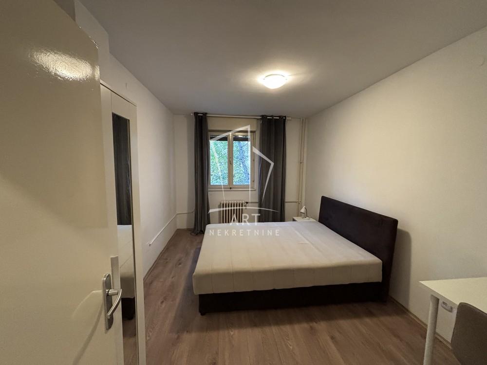Slika 3 - Dositejeva, Četvorosoban stan za izdavanje, 75m2, 1.200€