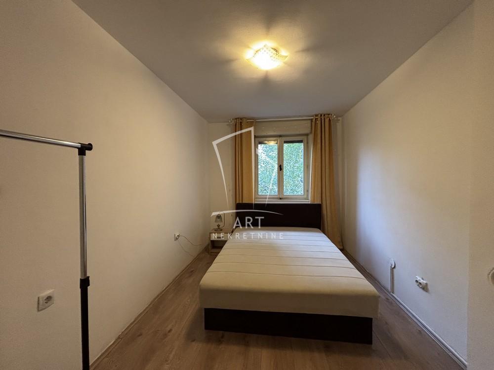 Slika 4 - Dositejeva, Četvorosoban stan za izdavanje, 75m2, 1.200€