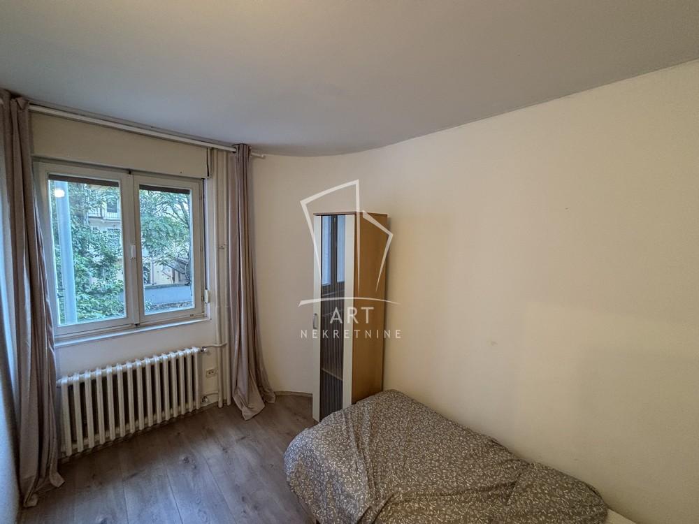 Slika 5 - Dositejeva, Četvorosoban stan za izdavanje, 75m2, 1.200€