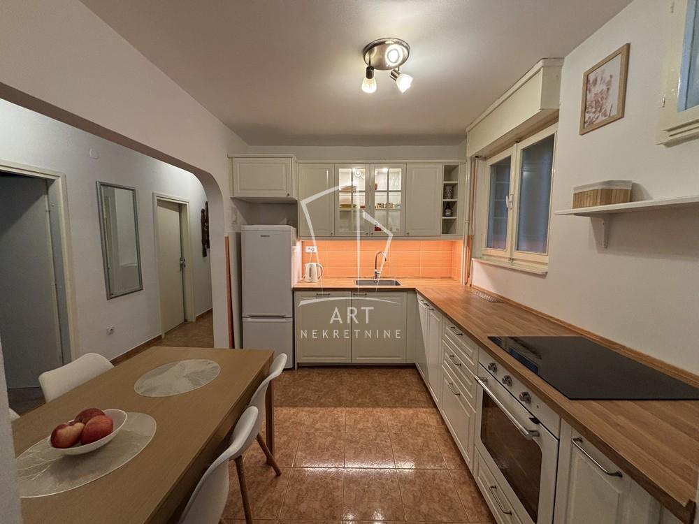 Slika 6 - Dositejeva, Četvorosoban stan za izdavanje, 75m2, 1.200€