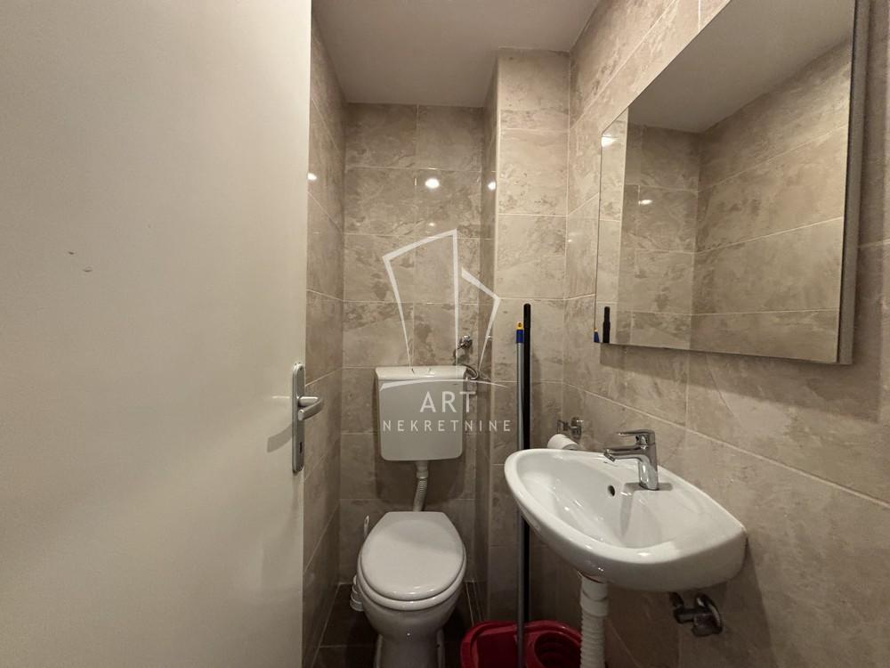 Slika 8 - Dositejeva, Četvorosoban stan za izdavanje, 75m2, 1.200€