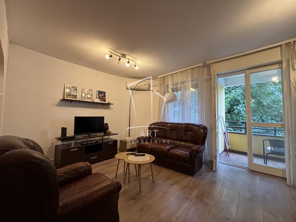 Glavna slika -Dositejeva, Četvorosoban stan za izdavanje, 75m2, 1.200€