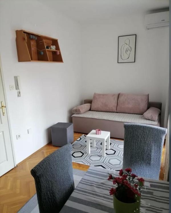 Glavna slika -Jednosoban stan za izdavanje, 22m2, 340€