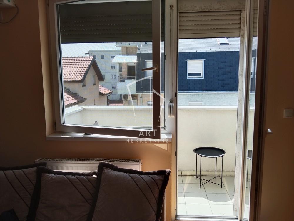 Slika 1 - Partizanski blok ulica 1., Dvosoban stan na prodaju, 40m2, 111.000€