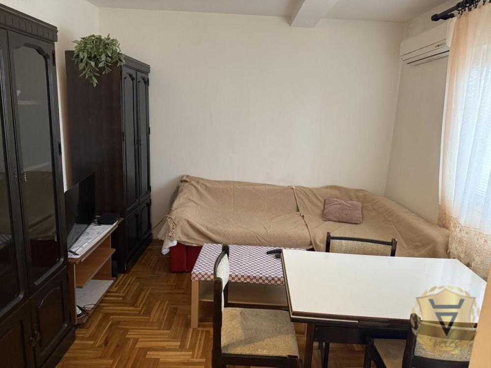 Glavna slika -Jednoiposoban stan za izdavanje, 34m2, 400€