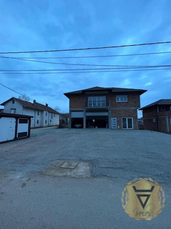 Glavna slika - Kuća za izdavanje, 250m2, 1.800€