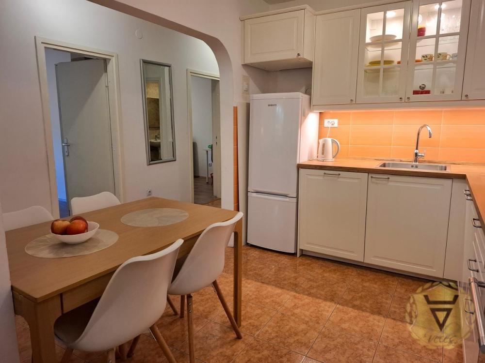 Slika 9 - Četvorosoban stan za izdavanje, 80m2, 1.200€