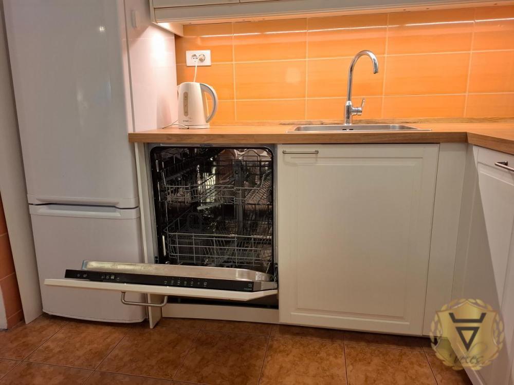 Slika 11 - Četvorosoban stan za izdavanje, 80m2, 1.200€