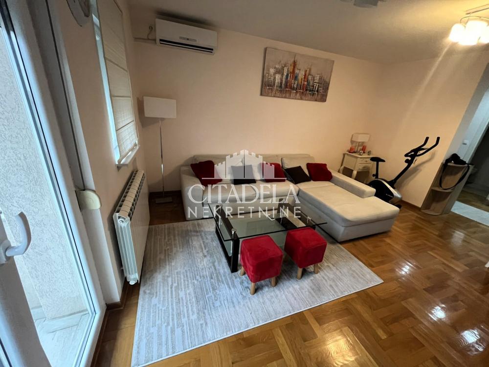 Slika 1 - Braće Todorović, Dvoiposoban stan na prodaju, 64m2, 240.000€