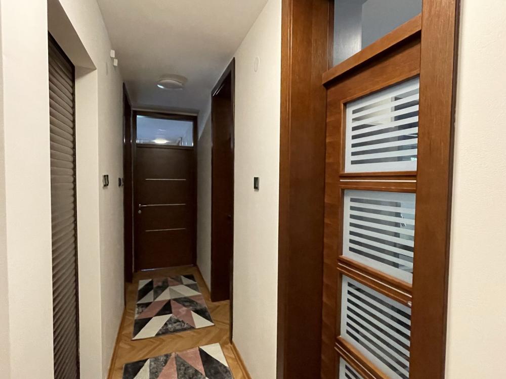 Slika 8 - Kod Tehničkih fakulteta, Trosoban stan za izdavanje, 85m2, 500€