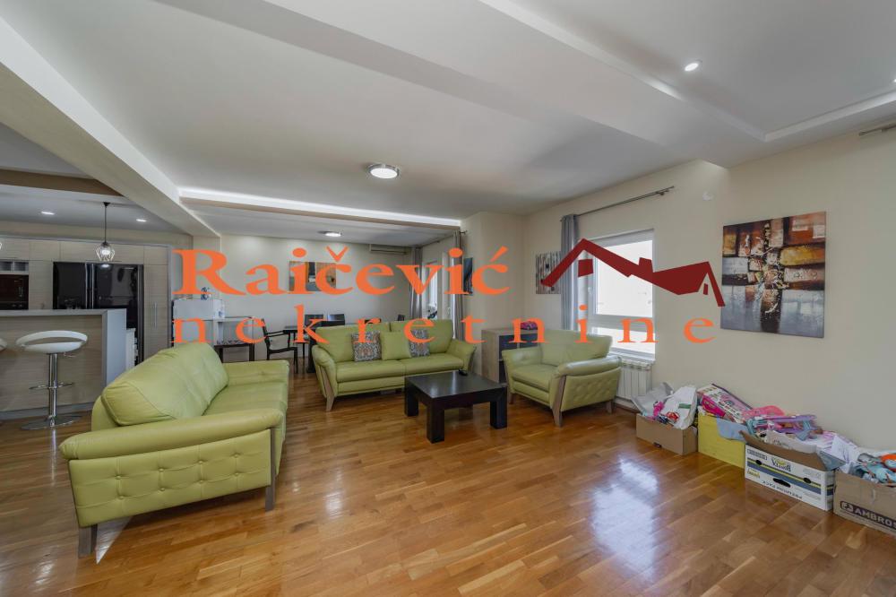 Slika 1 - Djevdjelijska, Četvorosoban stan na prodaju, 160m2, 410.000€