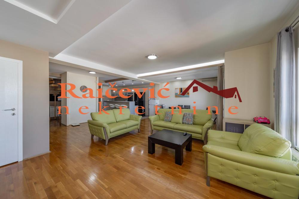 Slika 2 - Djevdjelijska, Četvorosoban stan na prodaju, 160m2, 410.000€