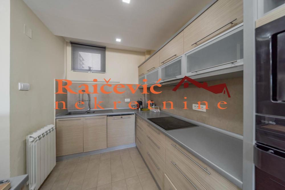 Slika 4 - Djevdjelijska, Četvorosoban stan na prodaju, 160m2, 410.000€