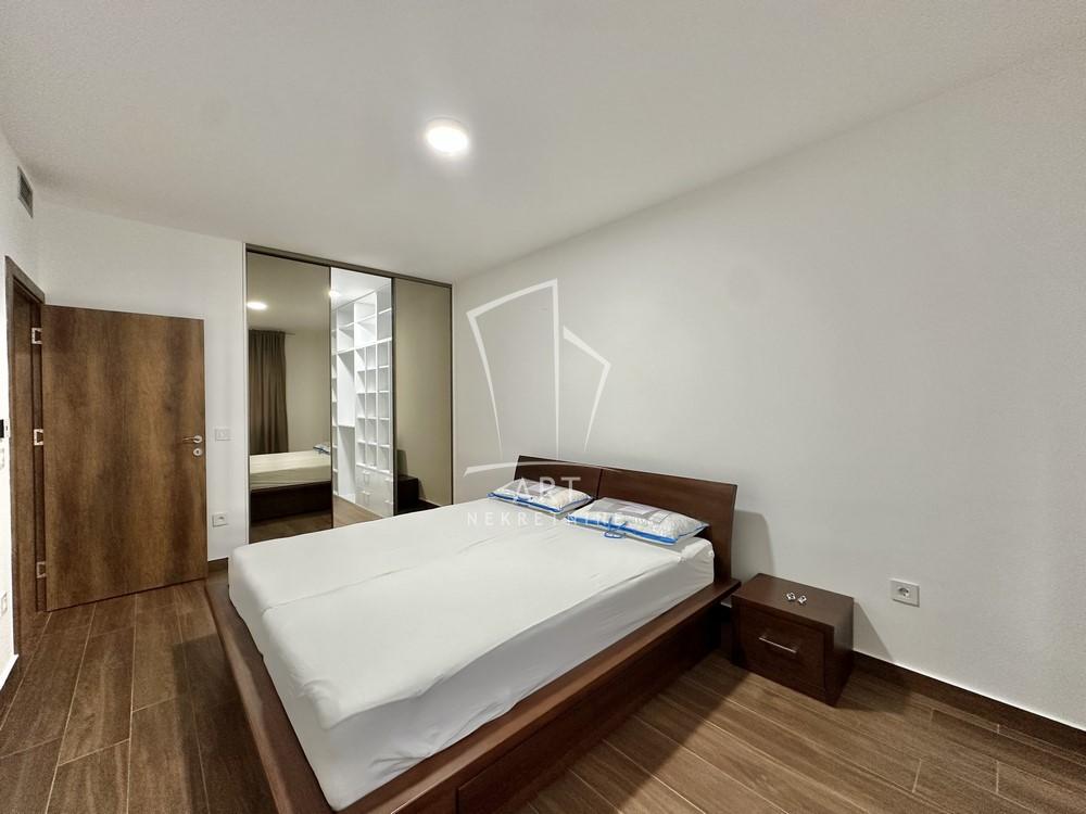 Slika 10 - Vojvode Bogdana, Trosoban stan za izdavanje, 87m2, 1.150€