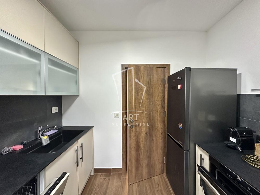 Slika 6 - Vojvode Bogdana, Trosoban stan za izdavanje, 87m2, 1.150€