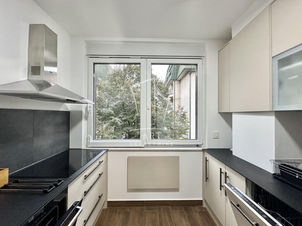 Slika 4 - Vojvode Bogdana, Trosoban stan za izdavanje, 87m2, 1.150€