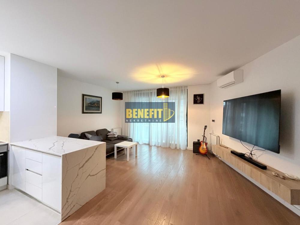 Slika 1 - Četvorosoban stan za izdavanje, 93m2, 1.900€