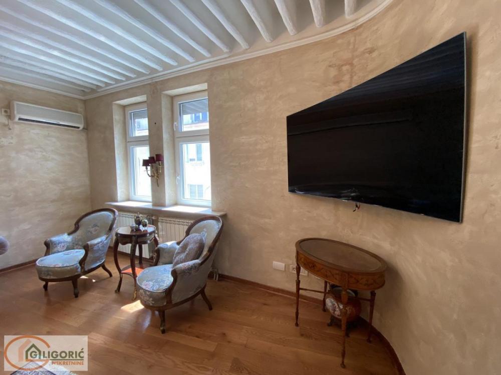 Slika 1 - Dvosoban stan za izdavanje, 74m2, 1.000€