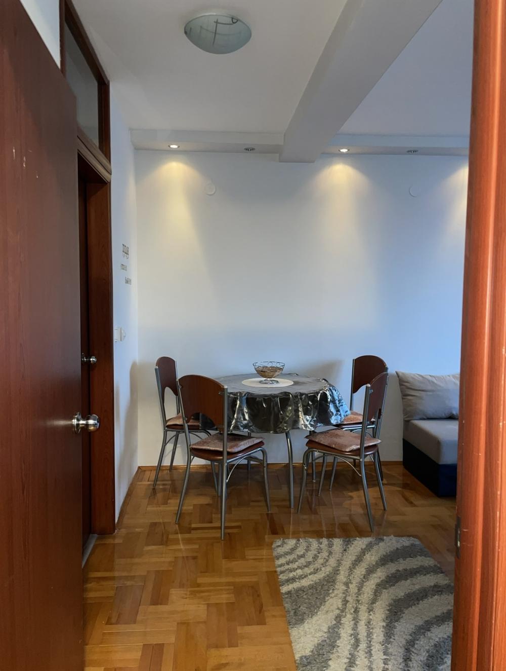 Slika 10 - Trg Kralja Aleksandra, Dvosoban stan za izdavanje, 44m2, 400€