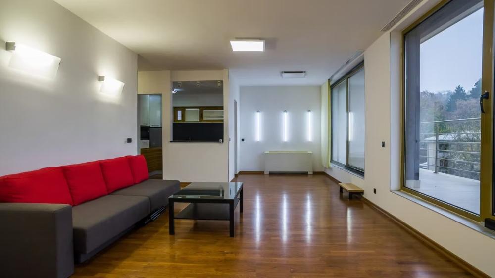 Slika 6 - Kuća za izdavanje, 400m2, 6.000€