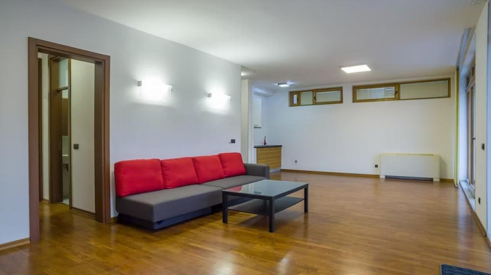 Slika 8 - Kuća za izdavanje, 400m2, 6.000€