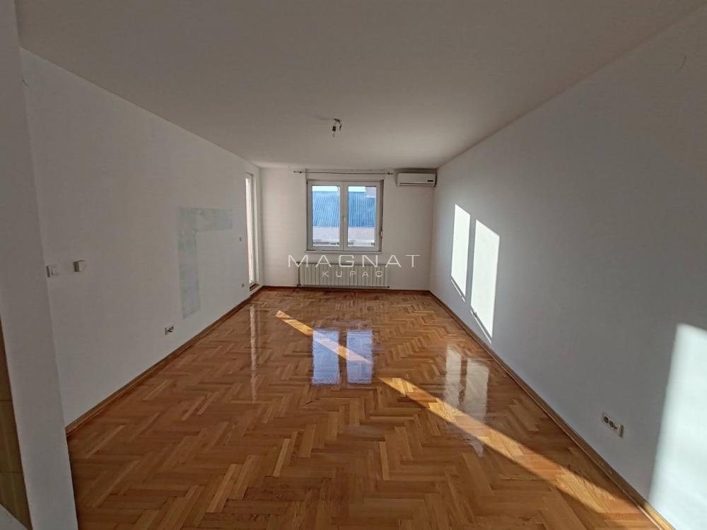 Glavna slika -Četvorosoban stan na prodaju, 92m2, 155.000€