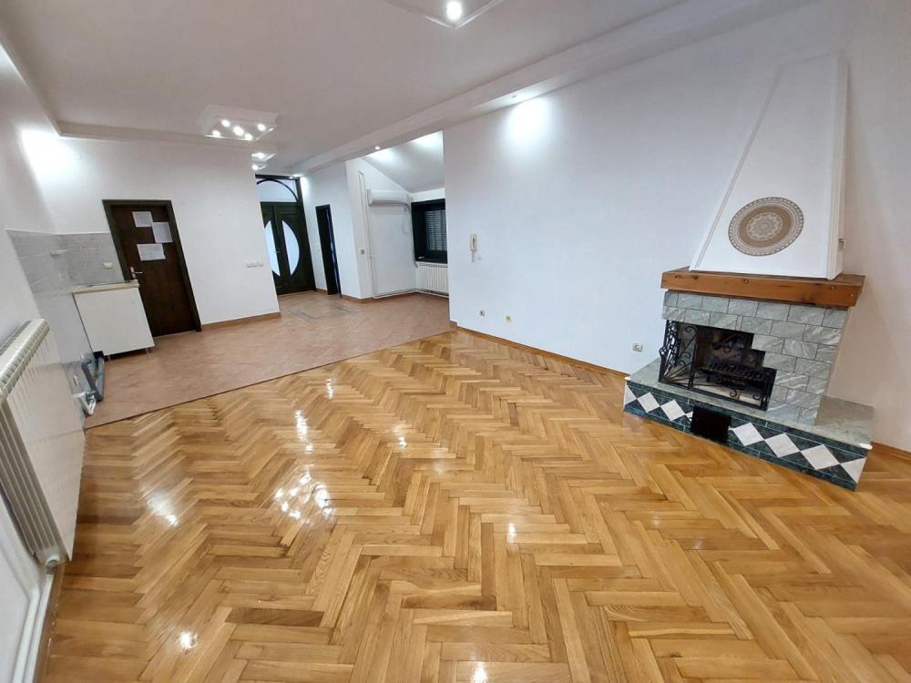 Glavna slika - Kuća za izdavanje, 2.600€