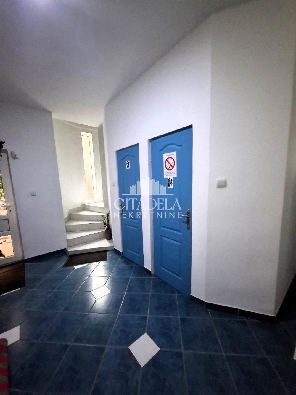 Slika 1 - Luke Vojvodića,  Lokal za izdavanje, 90m2, 900€