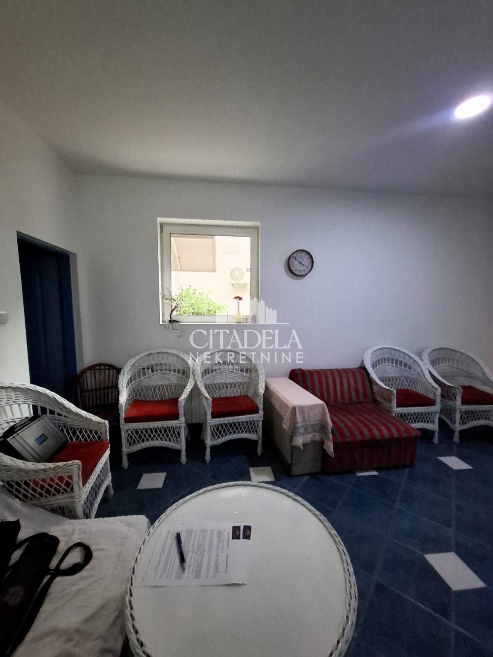 Slika 3 - Luke Vojvodića,  Lokal za izdavanje, 90m2, 900€