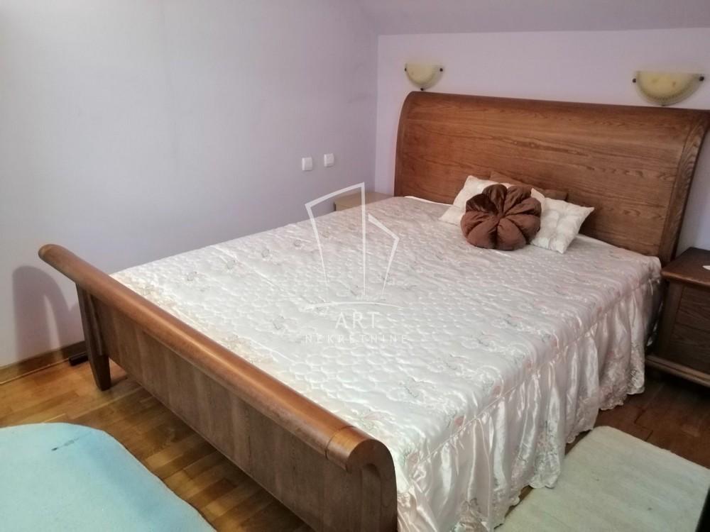 Slika 2 - Barska, Dvosoban stan za izdavanje, 81m2, 650€