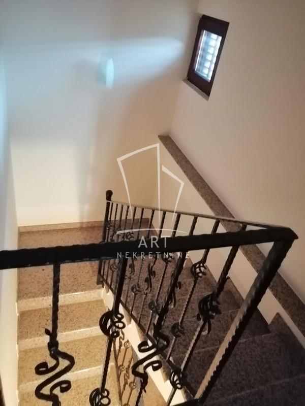 Slika 4 - Barska, Dvosoban stan za izdavanje, 81m2, 650€