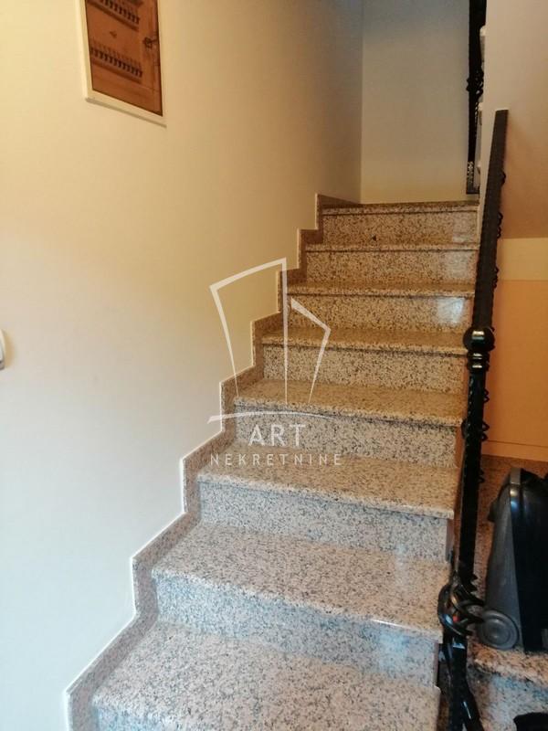 Slika 5 - Barska, Dvosoban stan za izdavanje, 81m2, 650€