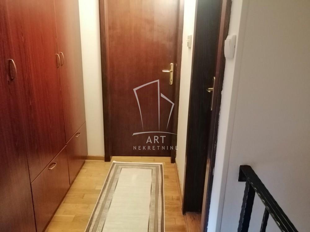 Slika 9 - Barska, Dvosoban stan za izdavanje, 81m2, 650€