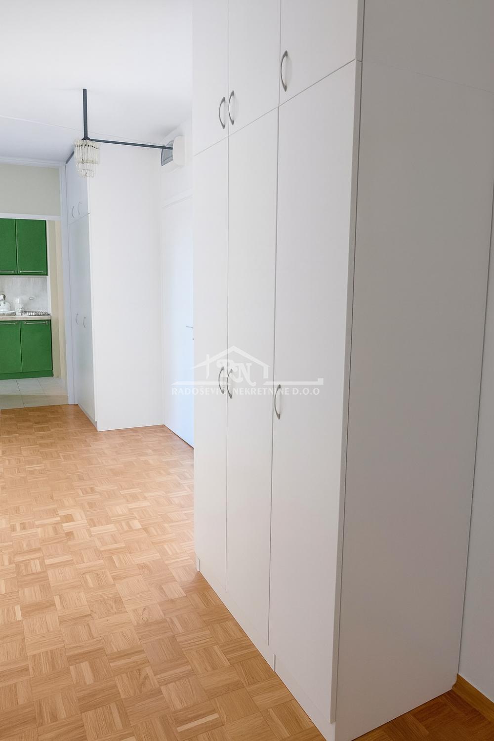 Slika 1 - Trgovačka, Dvoiposoban stan na prodaju, 77m2, 189.900€