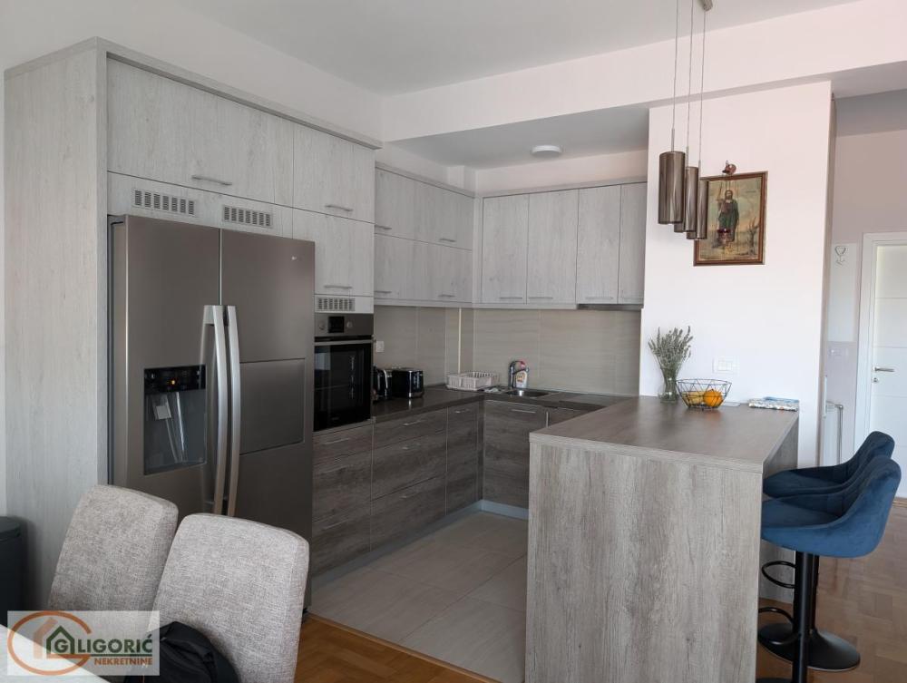 Glavna slika -Bratstva i jedinstva, Trosoban stan za izdavanje, 75m2, 800€