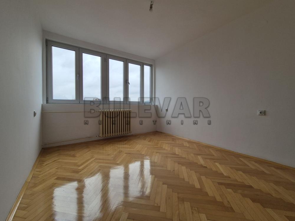 Slika 7 - Cara Dušana, Četvorosoban stan za izdavanje, 95m2, 600€