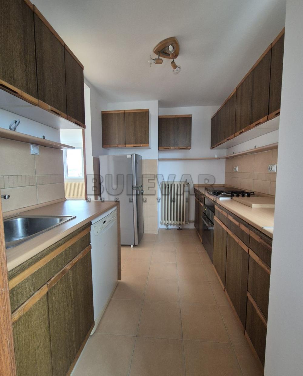 Slika 5 - Cara Dušana, Četvorosoban stan za izdavanje, 95m2, 600€