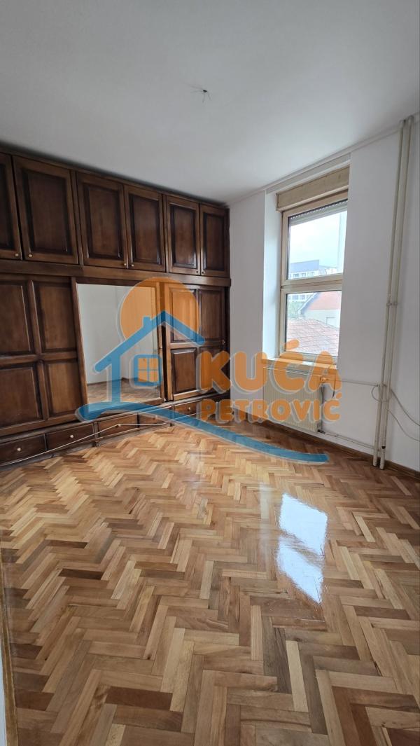Slika 7 - Mije Petrovića, Četvorosoban stan za izdavanje, 122m2, 1.000€