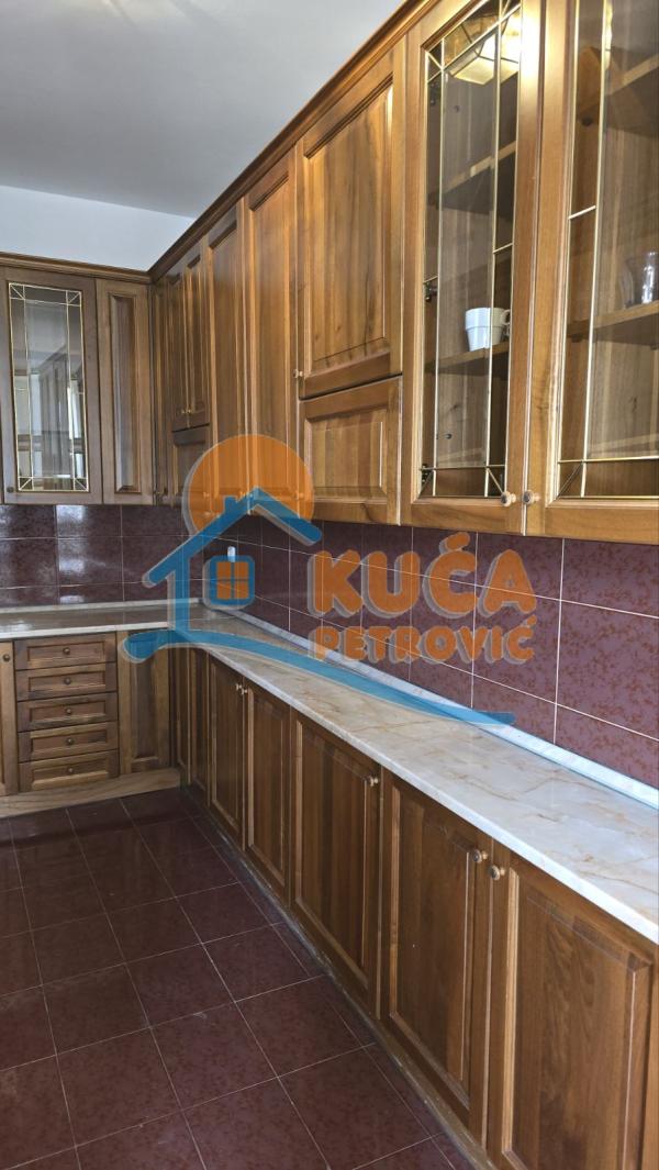 Slika 11 - Mije Petrovića, Četvorosoban stan za izdavanje, 122m2, 1.000€