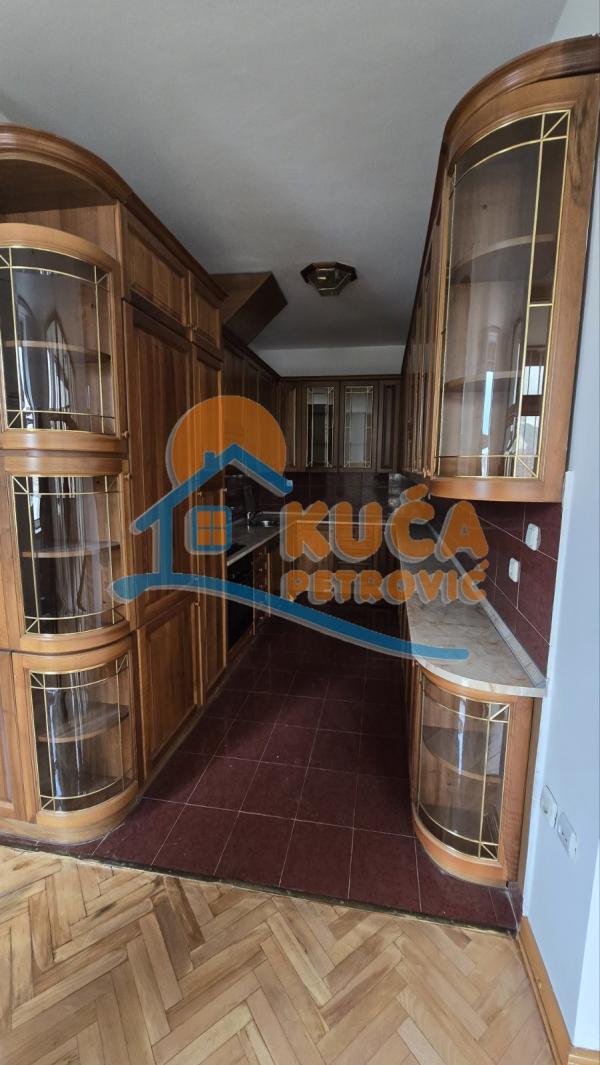 Slika 8 - Mije Petrovića, Četvorosoban stan za izdavanje, 122m2, 1.000€