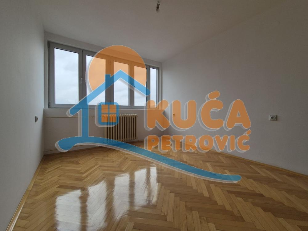 Slika 7 - Cara Dušana, Četvorosoban stan za izdavanje, 95m2, 600€