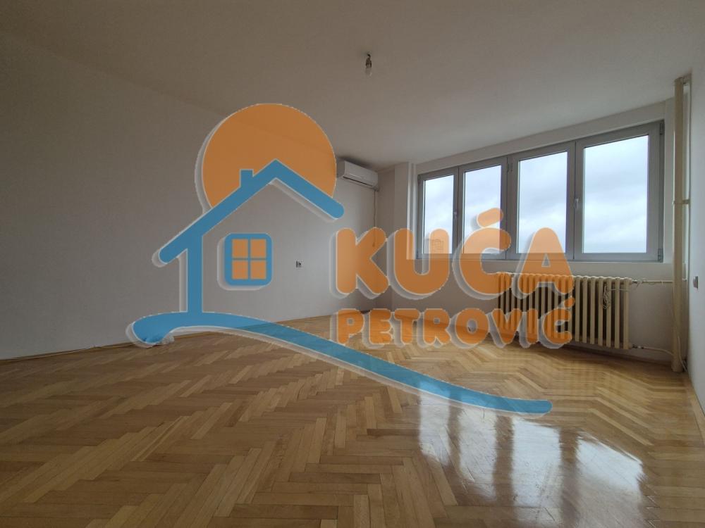 Slika 11 - Cara Dušana, Četvorosoban stan za izdavanje, 95m2, 600€