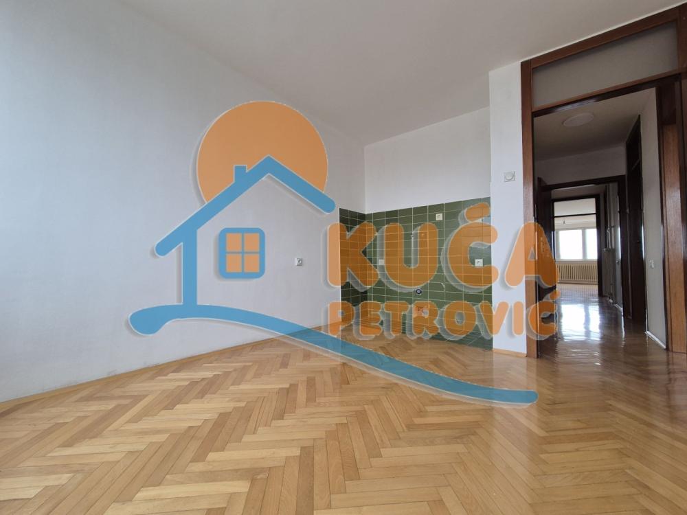 Slika 8 - Cara Dušana, Četvorosoban stan za izdavanje, 95m2, 600€