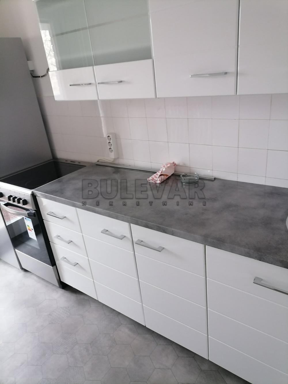 Slika 4 - Bulevar Nemanjića, Trosoban stan za izdavanje, 80m2, 400€