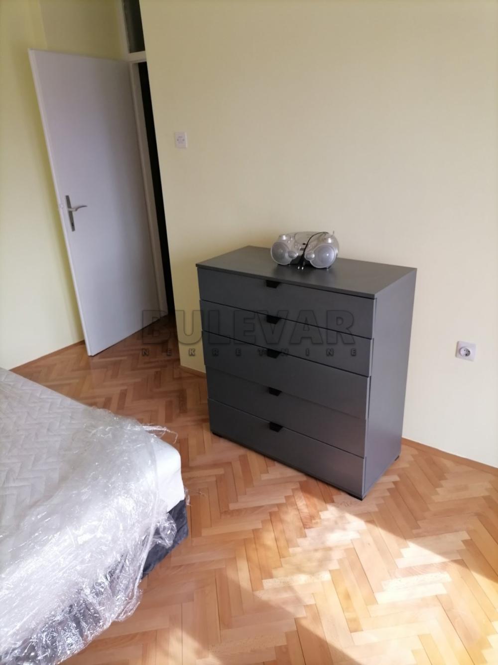 Slika 10 - Bulevar Nemanjića, Trosoban stan za izdavanje, 80m2, 400€