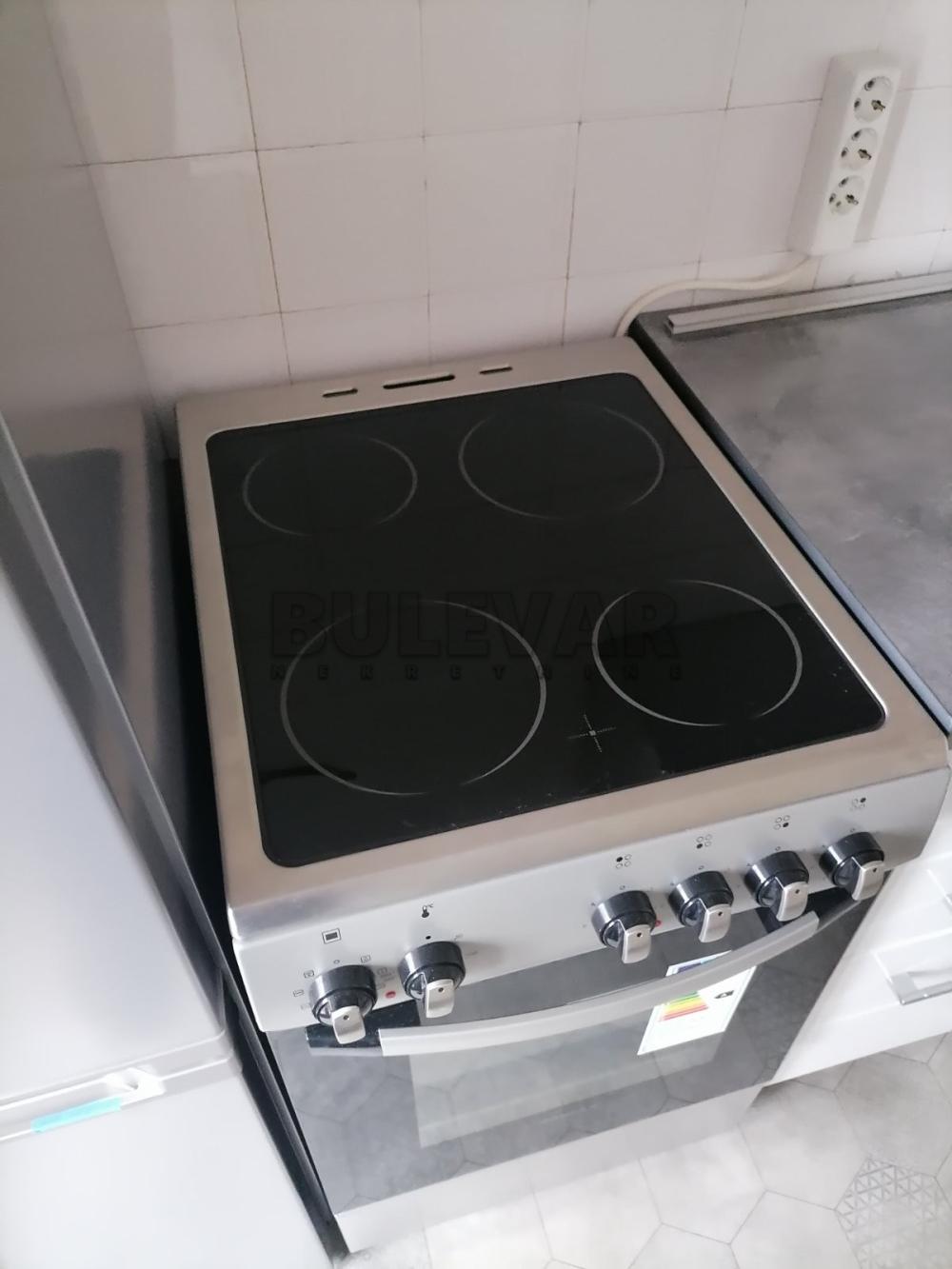 Slika 5 - Bulevar Nemanjića, Trosoban stan za izdavanje, 80m2, 400€