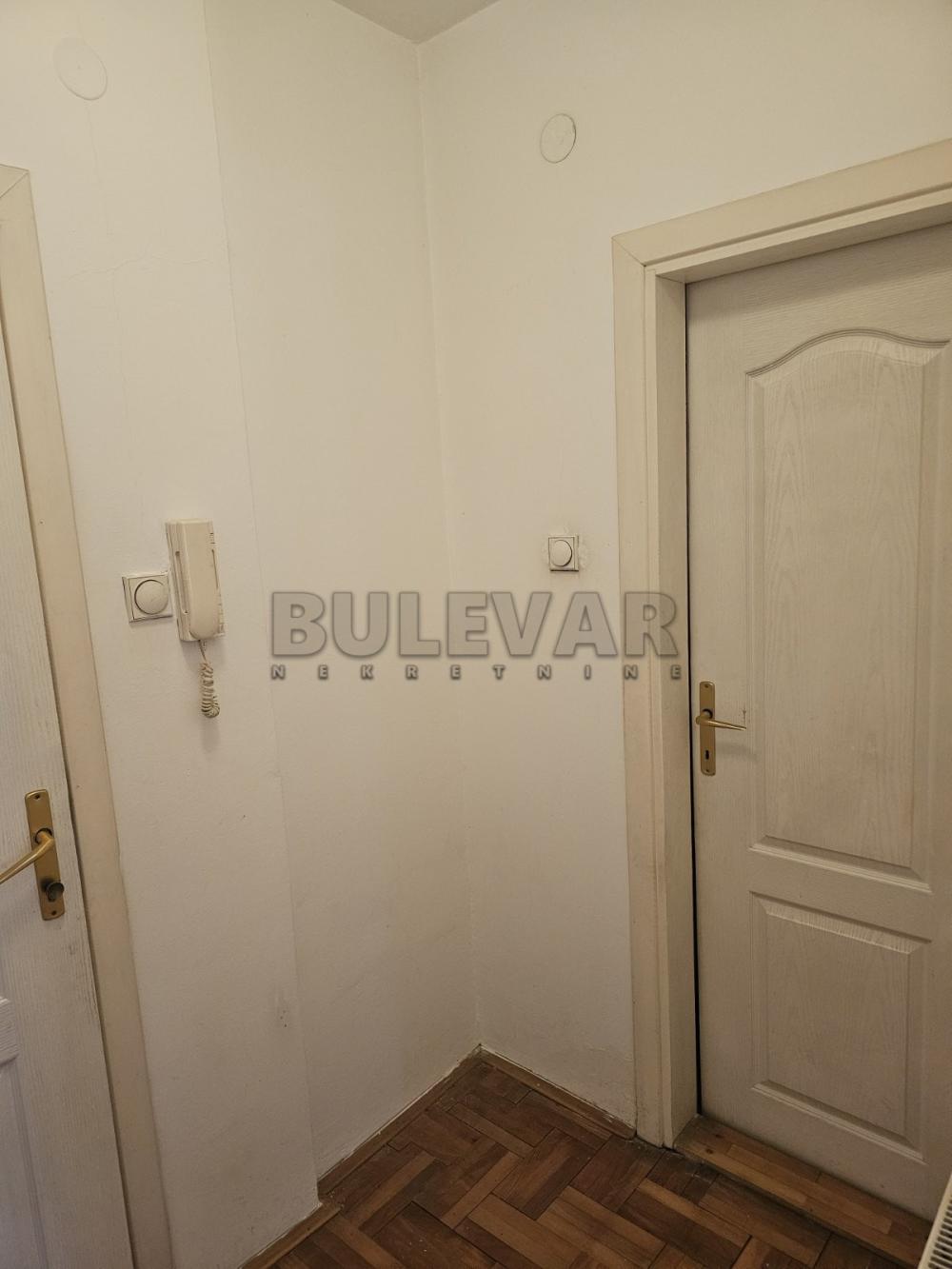 Slika 11 - Kneza Mihaila Obrenovića, Dvosoban stan na prodaju, 60m2, 100.000€
