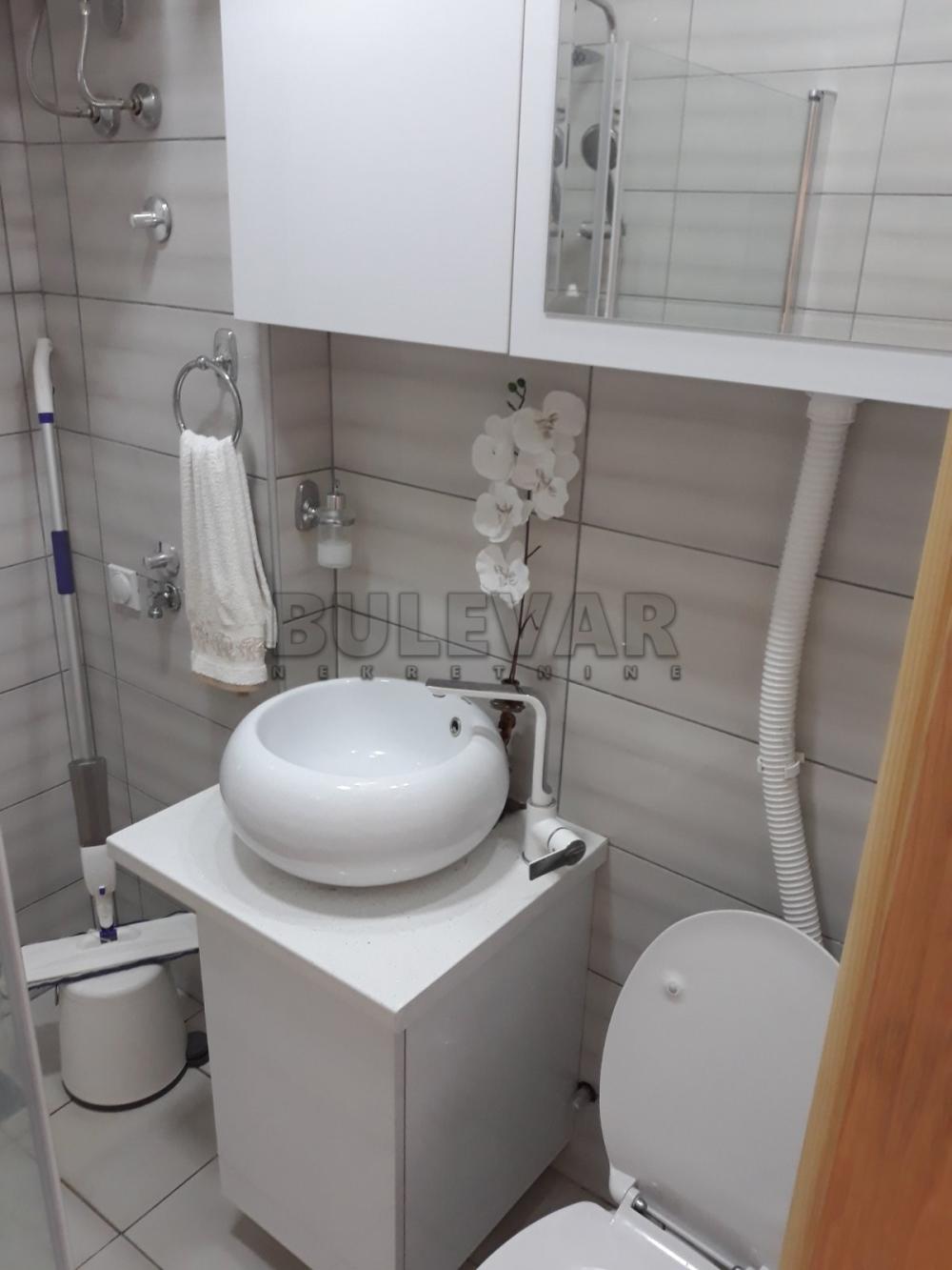 Slika 6 - Obrenovićeva,  Lokal za izdavanje, 71m2, 450€