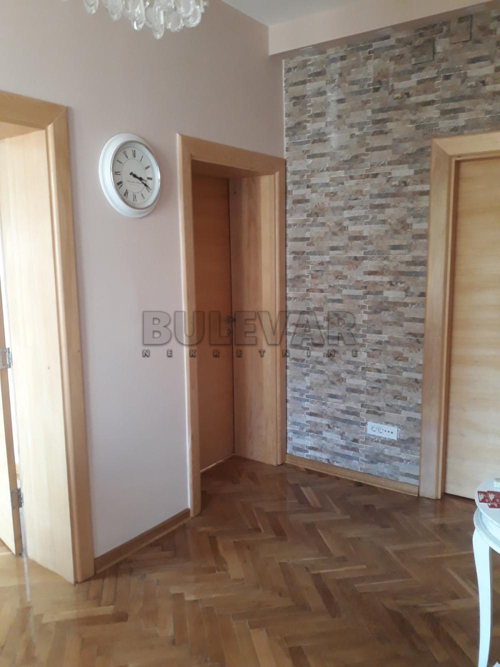 Slika 8 - Obrenovićeva,  Lokal za izdavanje, 71m2, 450€