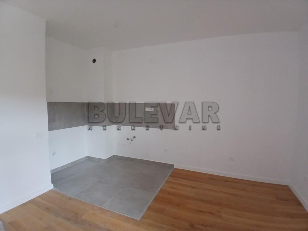 Slika 3 - Stevana Sremca,  Lokal za izdavanje, 50m2, 450€